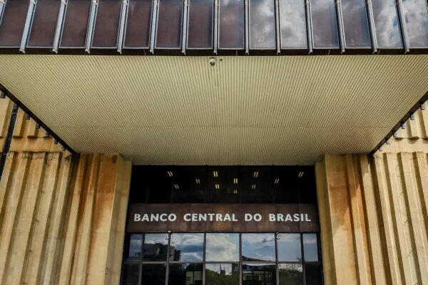 Déficit do setor público em maio foi de R$ 56 bilhões, informa BC