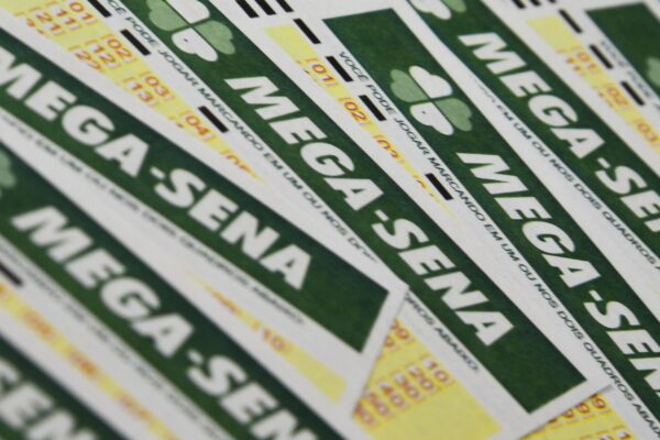 Mega-Sena acumula e prêmio chega a R$ 23 milhões
