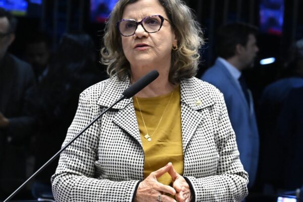 Lula anuncia Teresa Leitão como nova liderança do governo no Senado
